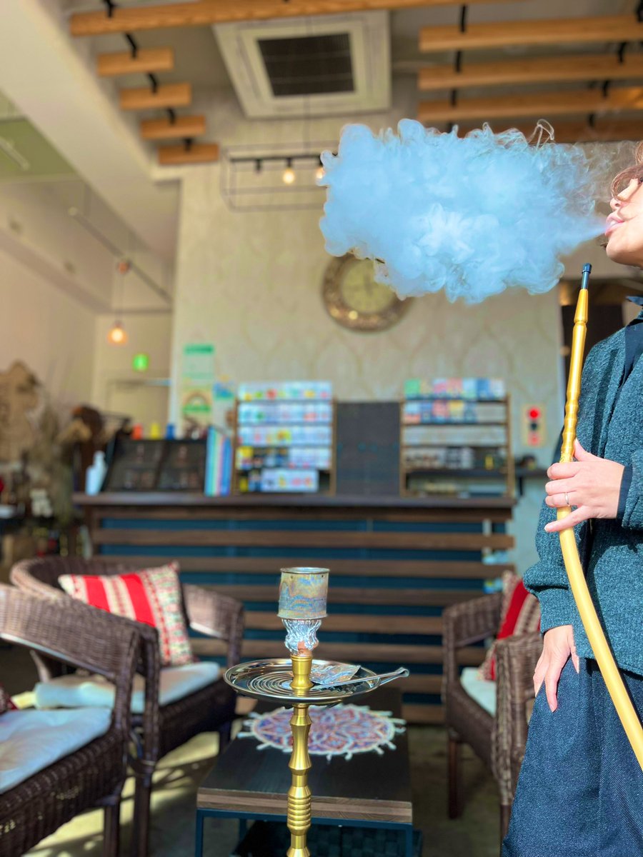 ShishaMazaj's tweet photo. こんにちは！
Mazaj Shisha Loungeです🦚

シーシャ吸いながらお仕事したり、ゆったりしたり、おしゃべりしたり…どんな使い方でも今日も心地よく過ごして貰えますように☺️
23時まで営業中です🐪

↓ご予約は↓
https://t.co/Hkj0dUt5tQ
☎︎03-6812-9695

Open : Tue-Sun 12:00-23:00
Close : Mon https://t.co/gYfObRUpha