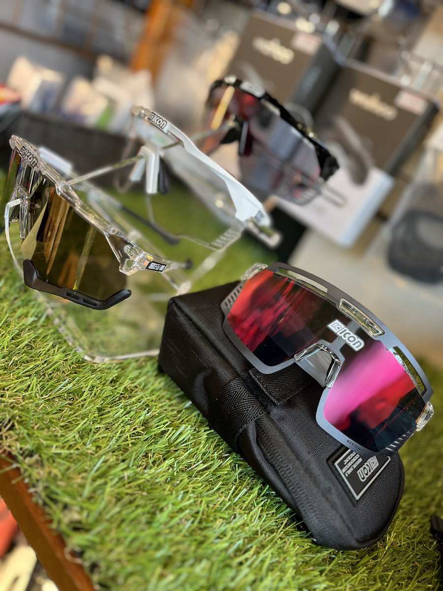 doterushi's tweet image. サングラスが豊富です😎
サングラス買いに来てください❣️

#sicon 
#aeroshadekunken 
#aerowatt 
#サングラス
#アイウェア 
#アイウェアのある生活 
#rudyproject 
#oakley
#どてるし
#スポーツ自転車専門店
#スポーツ自転車店
#琵琶湖湖西
#大津市
#湖西線小野駅