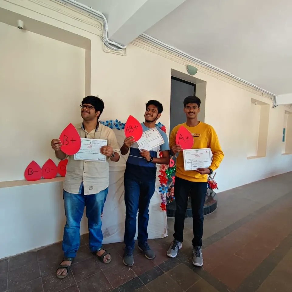 Nss_RuiaCollege's tweet photo. #BloodDonationDrive @ConnectingNss @MaharashtraNSS @_NSSIndia @YASMinistry @kamalkumarkar @nss_uom @_NSSAwards https://t.co/oJyxJWN4mS