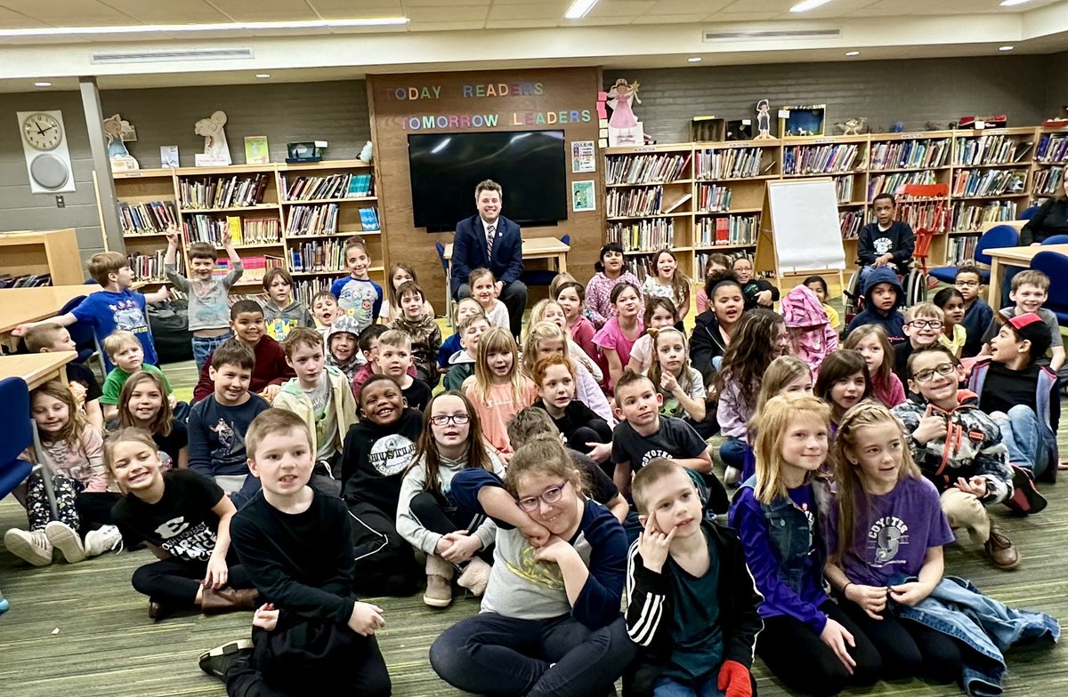 Great visit from South Lyon Mayor, Dan Pelchat today!  Thanks for answering all of our questions about being the mayor.<a href="/SLCSSalem/">Salem Elementary</a>