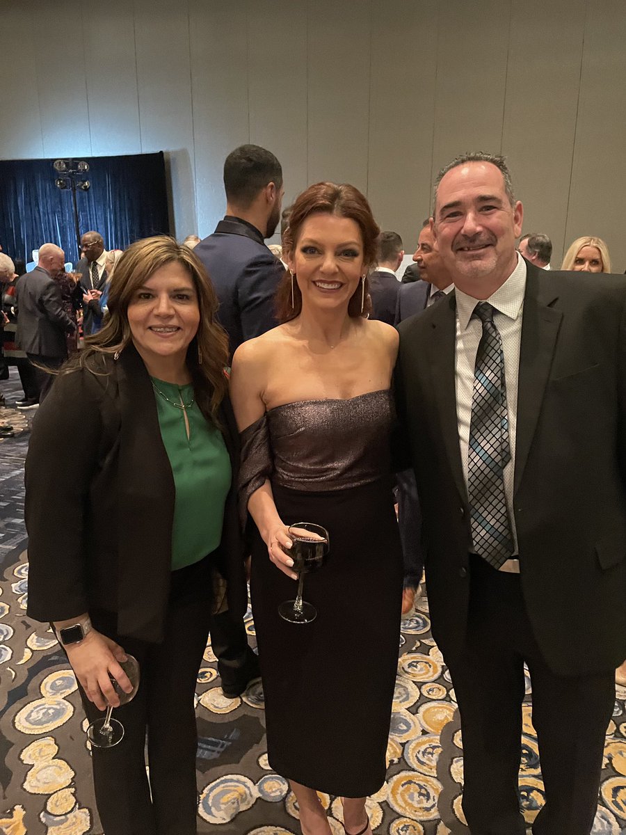 Carlh7300's tweet photo. What an awesome night. Great meeting these favorites! @blummer27 @RealToddKalas @JuliaMorales #Astros https://t.co/7U2uzyxyQ9