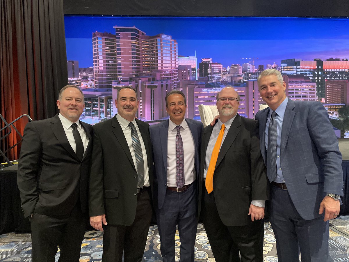 Carlh7300's tweet photo. What an awesome night. Great meeting these favorites! @blummer27 @RealToddKalas @JuliaMorales #Astros https://t.co/7U2uzyxyQ9