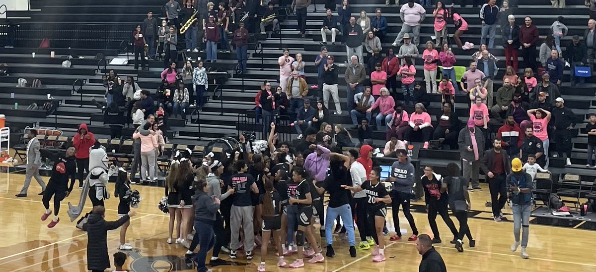Congratulations <a href="/slkbasketball/">Steele Girls Bball</a> on a great come from behind win! The student section was 🔥 #KnightNation