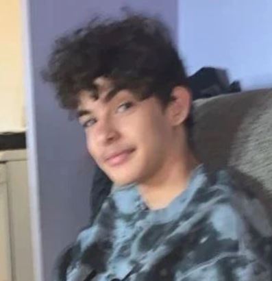 TPSOperations's tweet image. MISSING:
Elijah, 15
- Last seen on Thurs, Feb 16, at 10:31 a.m., in the Lawrence Av East + Mossbank Dr area
- 5'8", thin build, curly hair
- grey tracksuit with hood up, black jacket, black Nike backpack
- Frequents Danforth/Lower Coxwell
- Familiar with TTC
#GO373128
^lb