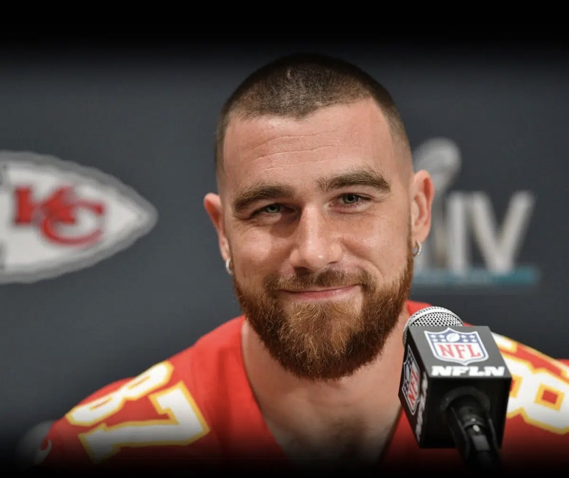 jimwzimm's tweet image. Guess who’s hosting SNL on March 4th! #kelce87 #kcchiefs