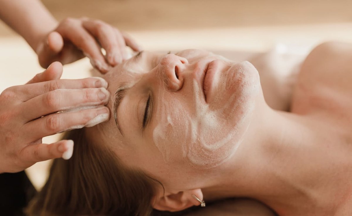 OnlyTrainings's tweet photo. Advanced Delivery Systems for Skincare: A New Frontier in the cosmetic Industry grabbing attention
Read full blog here: https://t.co/Nks62D8LEr
#onlytrainings #onlyfans #cosmetics #cosmeticsblog #onlinetraining https://t.co/UP5j6e6qXf