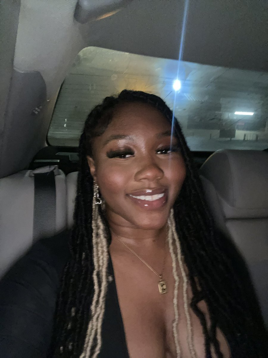 debxrah_'s tweet photo. certified lover<3 https://t.co/zkMmSyFwK0