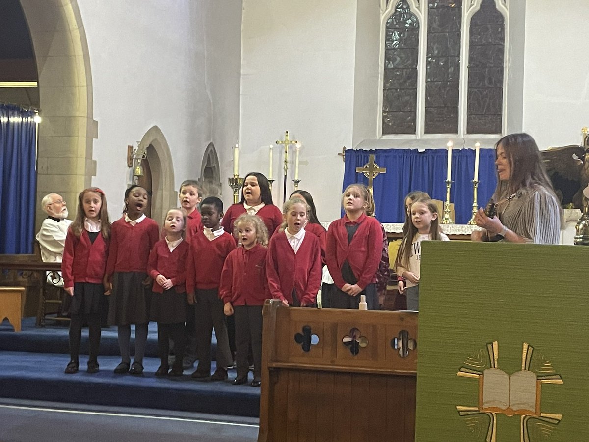 CwmclydachPri's tweet photo. Ardderchog to our choir on another outstanding performance! Da iawn and Diolch to Miss Gregory for all her hard work.

It was a pleasure to join St Thomas’ Church in making history as we welcomed the new Reverend to Clydach Vale. Pob lwc a croeso Reverend Sarah. https://t.co/sUOuJoTpfu