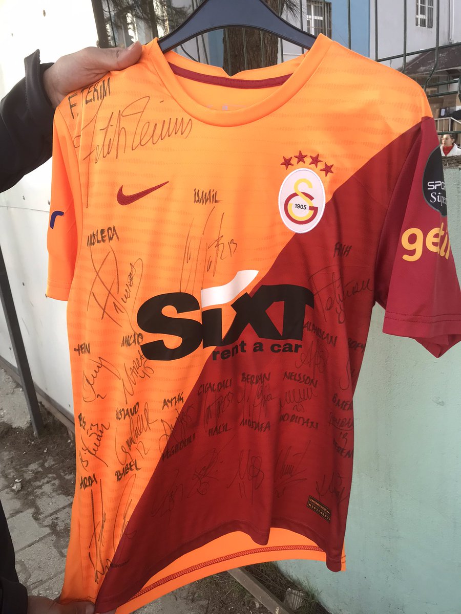 AhmetTecimen's tweet photo. Galatasaray’ın geçen seneki Fatih Terim ve tüm takım imzalı orijinal Cicaldau formasını depremzedelere destek olmak için açık arttırma ile satıyorum. Gelecek teklif ve AFAD’a yatıracağım tutarın dekontunu buradan paylaşacağım. Lütfen rt yapınız. 
#Antakya https://t.co/lWWkbGxyuK