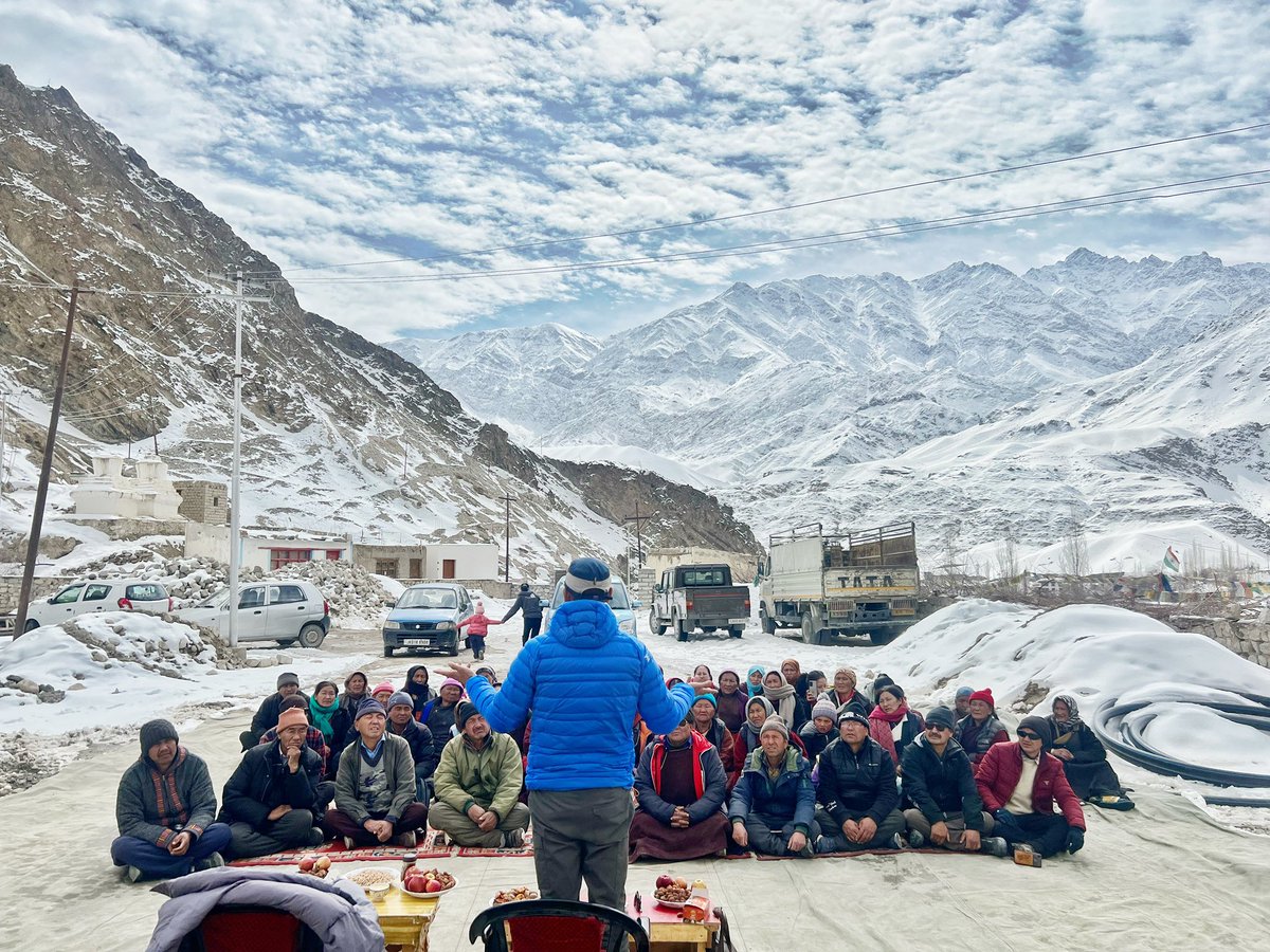 NordanOtzer's tweet photo. This is where & how I conduct my workshop !!
#localfoodmovement 47thworkshops on Healthy lifestyle.
@AtharParvaiz @NhmLadakh @DrIftikharIRS @jtnladakh https://t.co/l5lGRFpebq