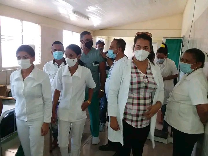 Nuestro equipo de trabajo visita policlínico Víctor Cortina en Campechuela para controlar programa del Médico y Enfermera de la Familia
#ProvinciaGranma 
#MejorEsPosible 
<a href="/MINSAPCuba/">Ministerio de Salud Pública de Cuba</a> 
<a href="/GeoPAlvarez/">Georgina Pérez Alvarez</a> 
<a href="/japortalmiranda/">José Angel Portal Miranda</a> 
<a href="/JLBrocheLorenzo/">Jorge Luis Broche Lorenzo</a> 
<a href="/DrRobertoMOjeda/">Dr. Roberto Morales Ojeda</a>