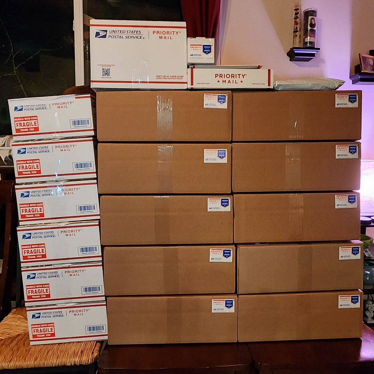 WhinnyCityPony's tweet photo. Although they are *SIGNIFICANTLY* later than we would have liked, all #WCPC22 and #PVCF22 Spirit Packages will finally be on the way to their owners tomorrow! We've included a few extra surprises to apologize for the delay. We hope you enjoy unboxing your packages! https://t.co/snxBxGNQrI