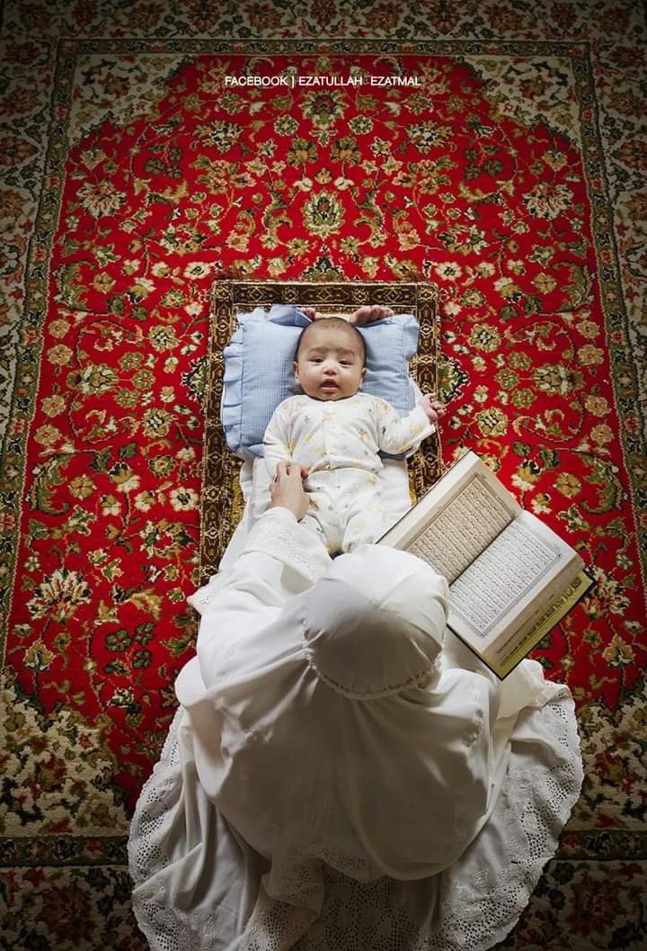 ښځه د اتلانو جوړونڪې ده: 
امام احمد بن حنبل-رحمه الله- وایي:
" زما مور قرانڪریم راباندي حفظ ڪړئ، د حفظ په وخت ڪي زما عُمر لس ڪلونه و، مور به مي د سهار لمانځه ته راويښولم، د بغداد ښار په دا يخو شپو ڪي به یې زما د اوداسه لپاره اوبه تودولې، زما جامې به یې راباندي اغوستلې،