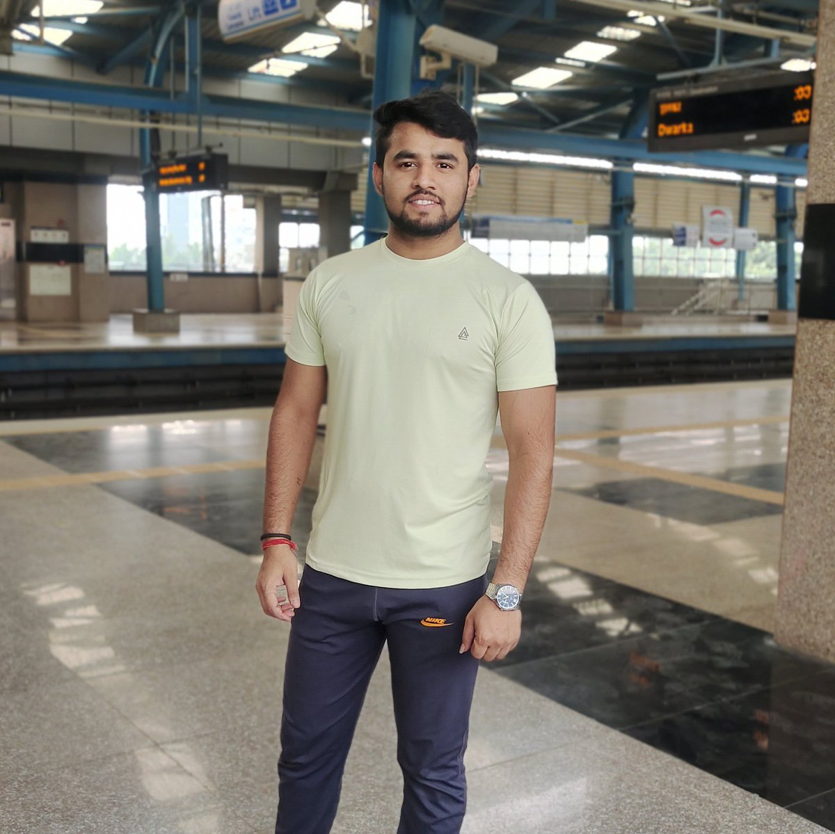 mdewakar0's tweet photo. #NewProfilePic @mdewakar0
#look #fitness https://t.co/2pcrZwfdw7