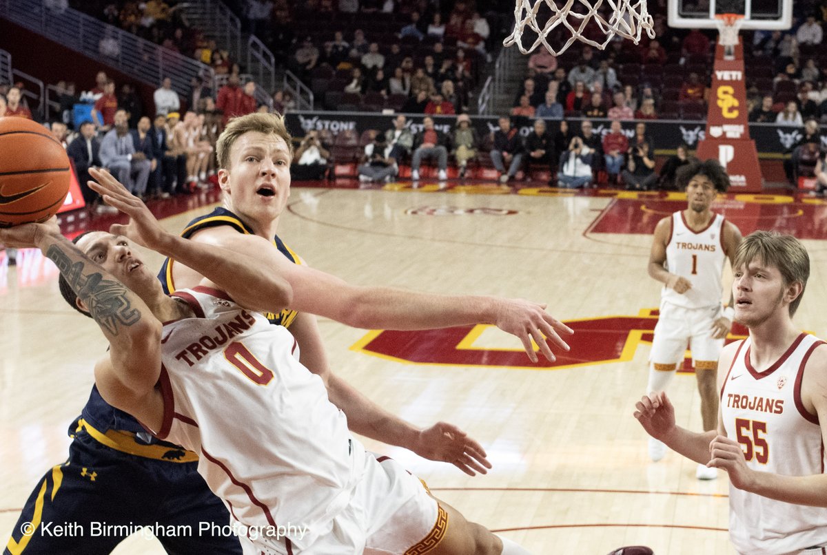 photowkb's tweet image. USC Trojans defeated the California Golden Bears 97-60 during a NCAA basketball game at the Galen Center in Los Angeles. @pac12 #pac12 @USC_Hoops @USC_Athletics #USC #calbears #basketball @InsideSoCalSpts @AdamGrosbard