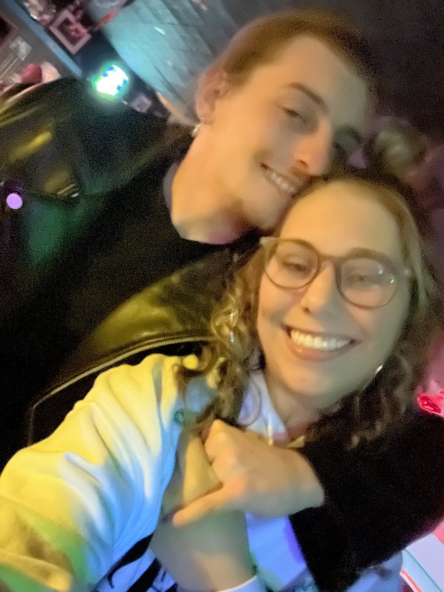 Loubear1018's tweet photo. happy one month to the loml🫶❤️ https://t.co/itLOTZ1XXt
