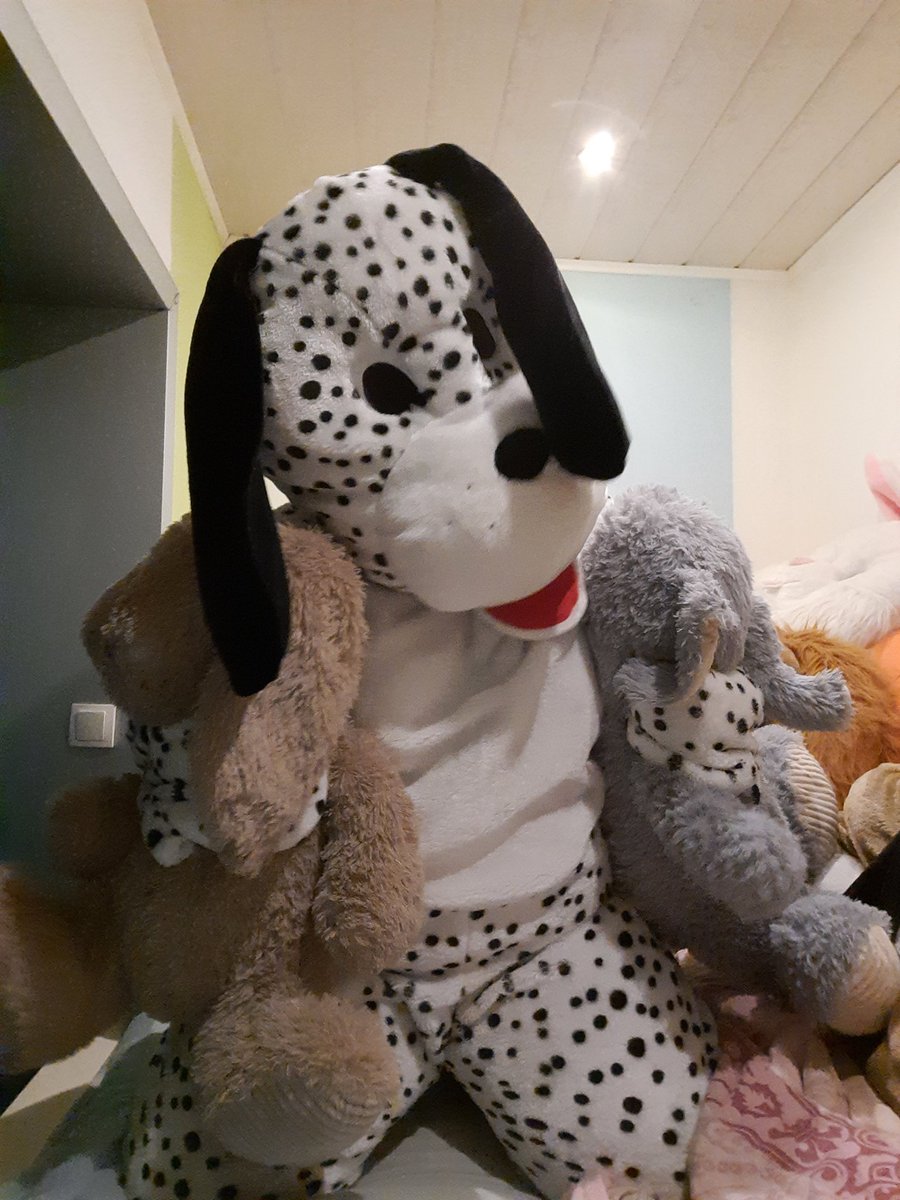 ZefflesLost's tweet photo. Spent last night suited in my dalmatian - Felt great to have that 'good plushie' experience due to my friends teasing me about it~ https://t.co/glNTeEWOrA