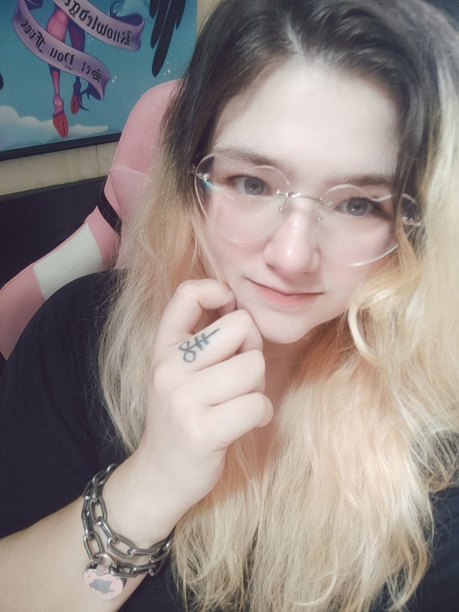 GoddexxLilith's tweet photo. I know I look sweet, but you better be caged and submitting while you tell me~ #findom #paypiggies #paypiggieswanted https://t.co/tJo0N8bj21