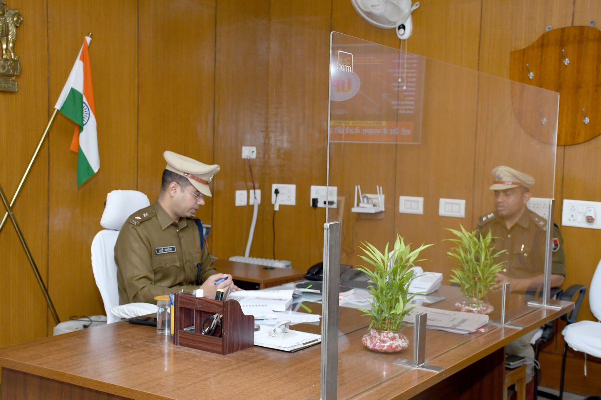 SPsawaimadhopur's tweet photo. आज दिनांक 17/02/2023 को श्री हर्षवर्धन अगरवाला IPS द्वारा जिला पुलिस अधीक्षक, सवाई माधोपुर का पदभार ग्रहण किया। @PoliceRajasthan @IgpBharatpur @dmsawaimadhopur https://t.co/Fq3eDCeR6n