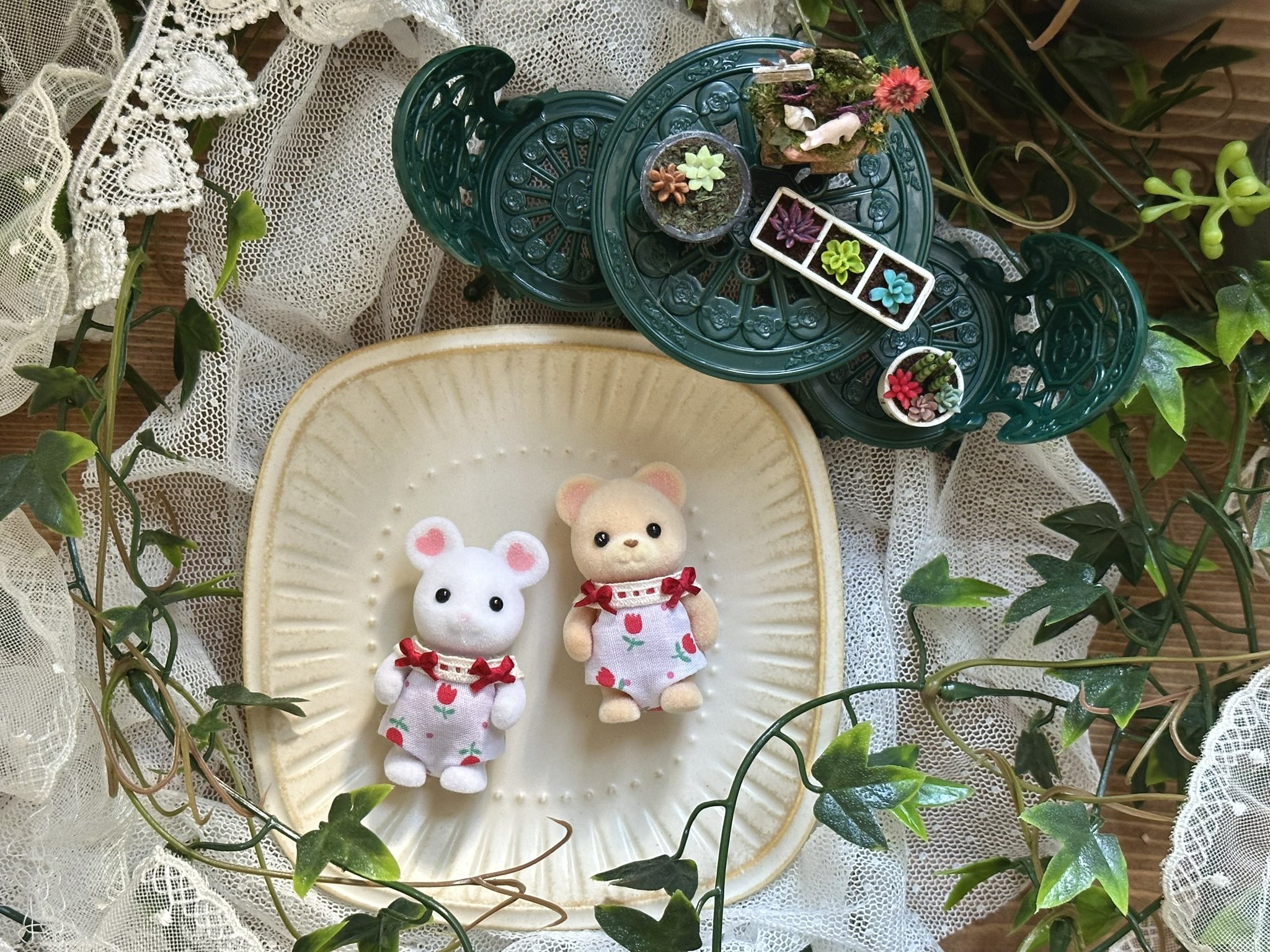 ✤miracocoaページ✤シルバニアファミリー ハンドメイド服 R e d 🎈🤍 * ₊˚ #シルバニアファミリー #シルバニア