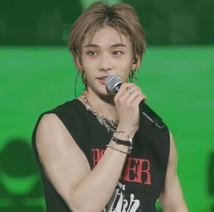 hyunjinicecream's tweet photo. 顔かわいいのに上腕二頭筋たくましいヒョンジン好き🙈💚💚💚
#hyunjin
#straykids https://t.co/0Uzk6fH4DA