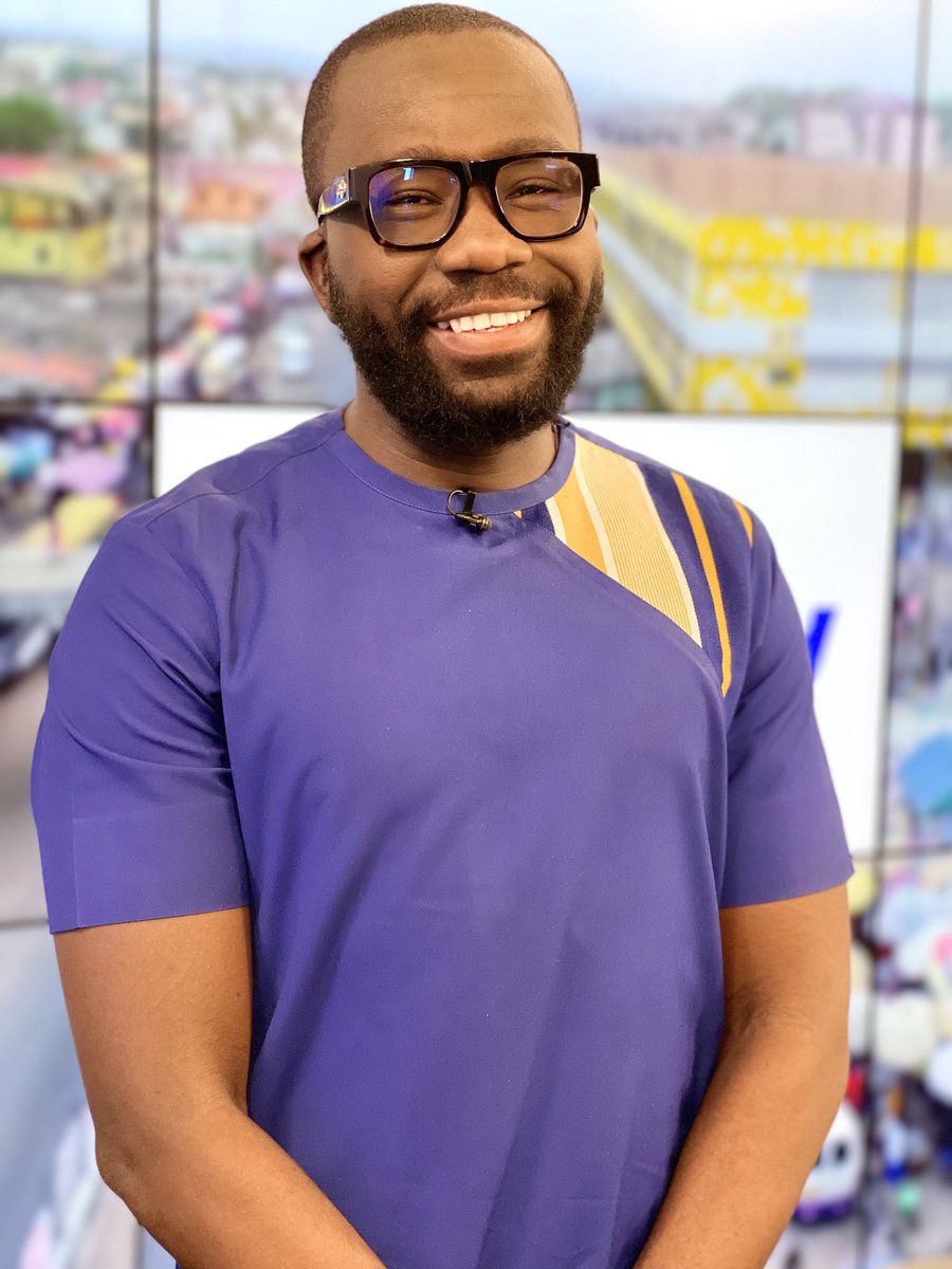 BenjaminAkakpo3's tweet photo. #4ShadesOfMe to light up what I hope will be a #FantabulousFriday for you!😎
Join us deliberate on the #GSS concerning #EarningsInequality in the #PublicSector as well as the issue of #SelfPlacement for #JHSGraduates.
Let’s do this - #ForGodAndCountry!🇬🇭🙌🏾
#JoyNews https://t.co/p47M7BKmDV