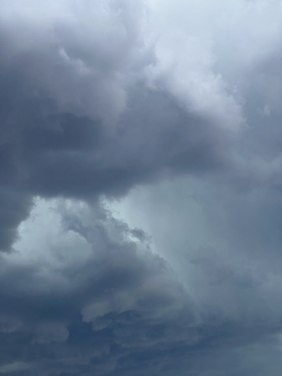 nonsensiblekate's tweet image. We’re going green…. #weathernerd