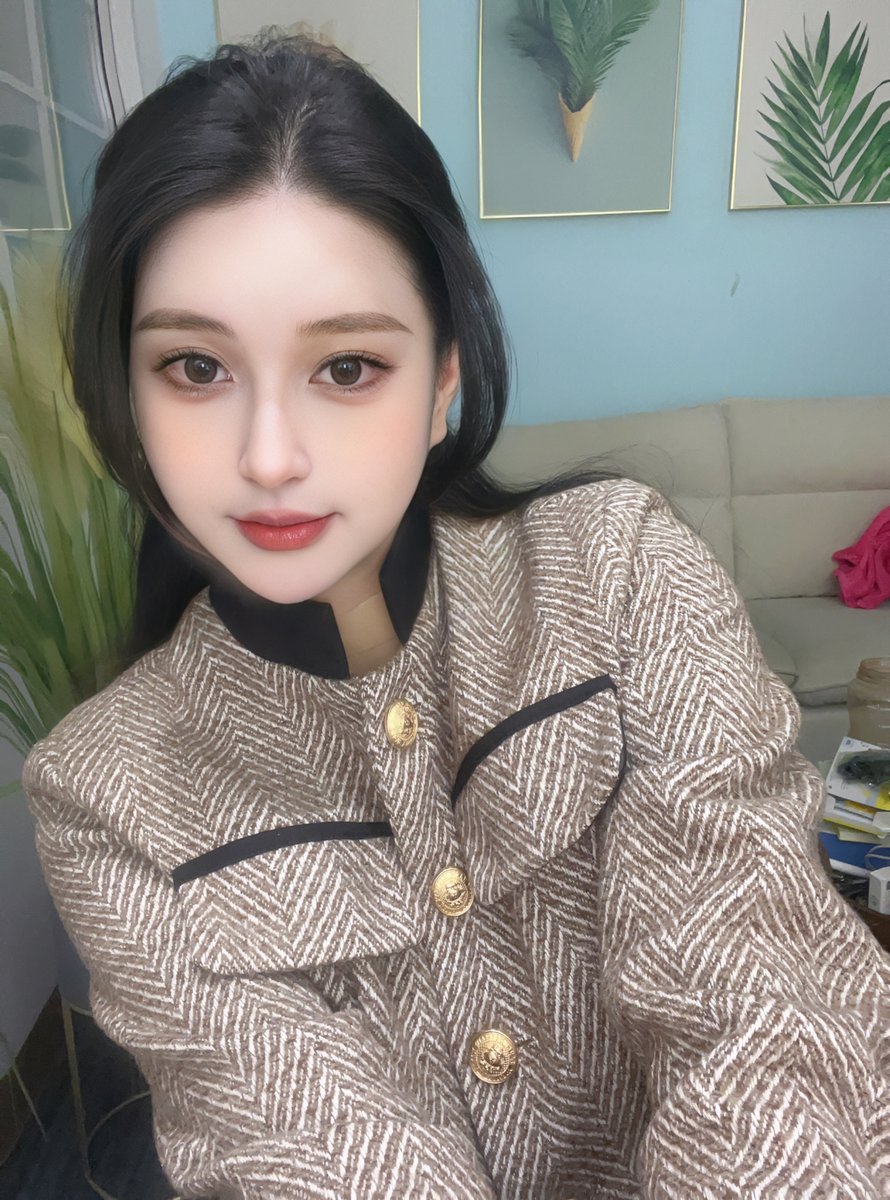 kaysegnon's tweet photo. If you are in front of me, maybe I will stare at your eyes more affectionately💖
#selfie 
#Charmingwoman
#Charming
#sexy
#Sakurajima
#japan
#tokyo
#写真好きな人
#旅行好きな人 https://t.co/hzYGjcoYug