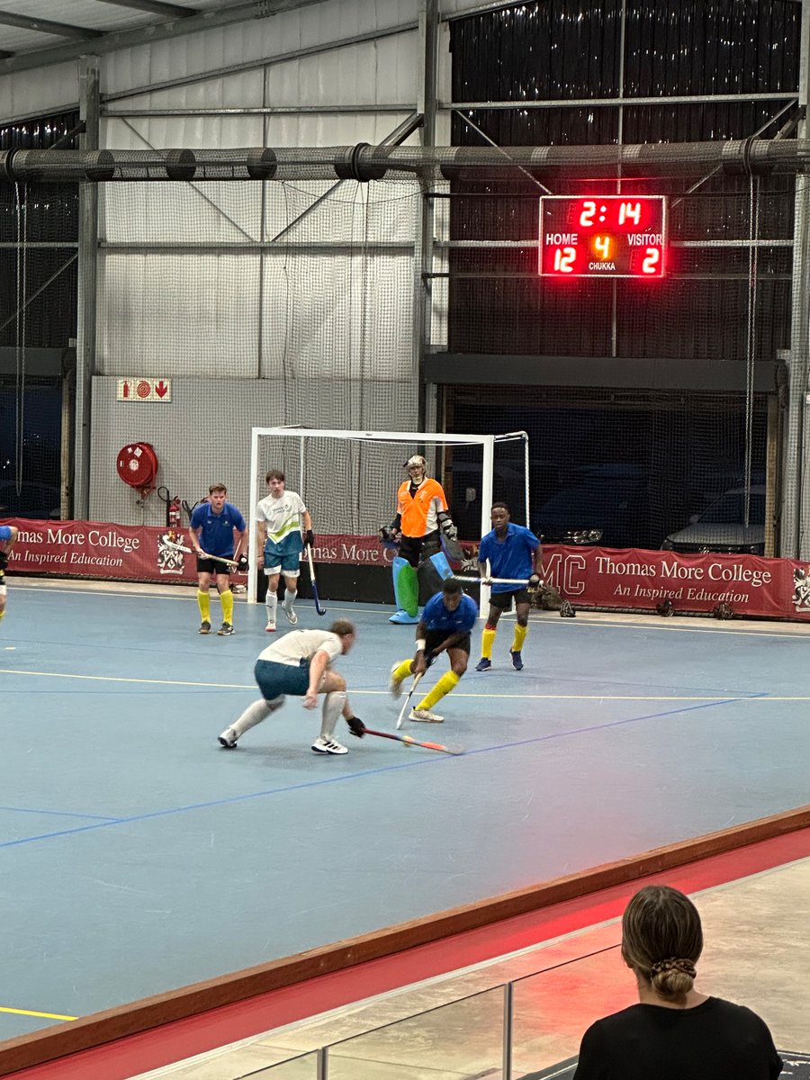 Great performance last night from our Men’s indoor 1st team, taking the game 14-2 #VCSportslife