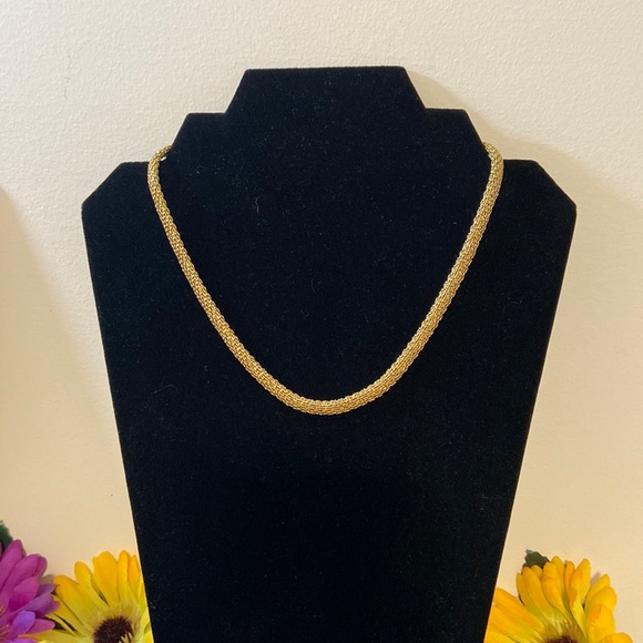 DabFairies's tweet photo. So good I had to share! Check out all the items I'm loving on @Poshmarkapp #poshmark #fashion #style #shopmycloset #vintage: https://t.co/VZixrQ7AgW https://t.co/FKwHwRfOH0