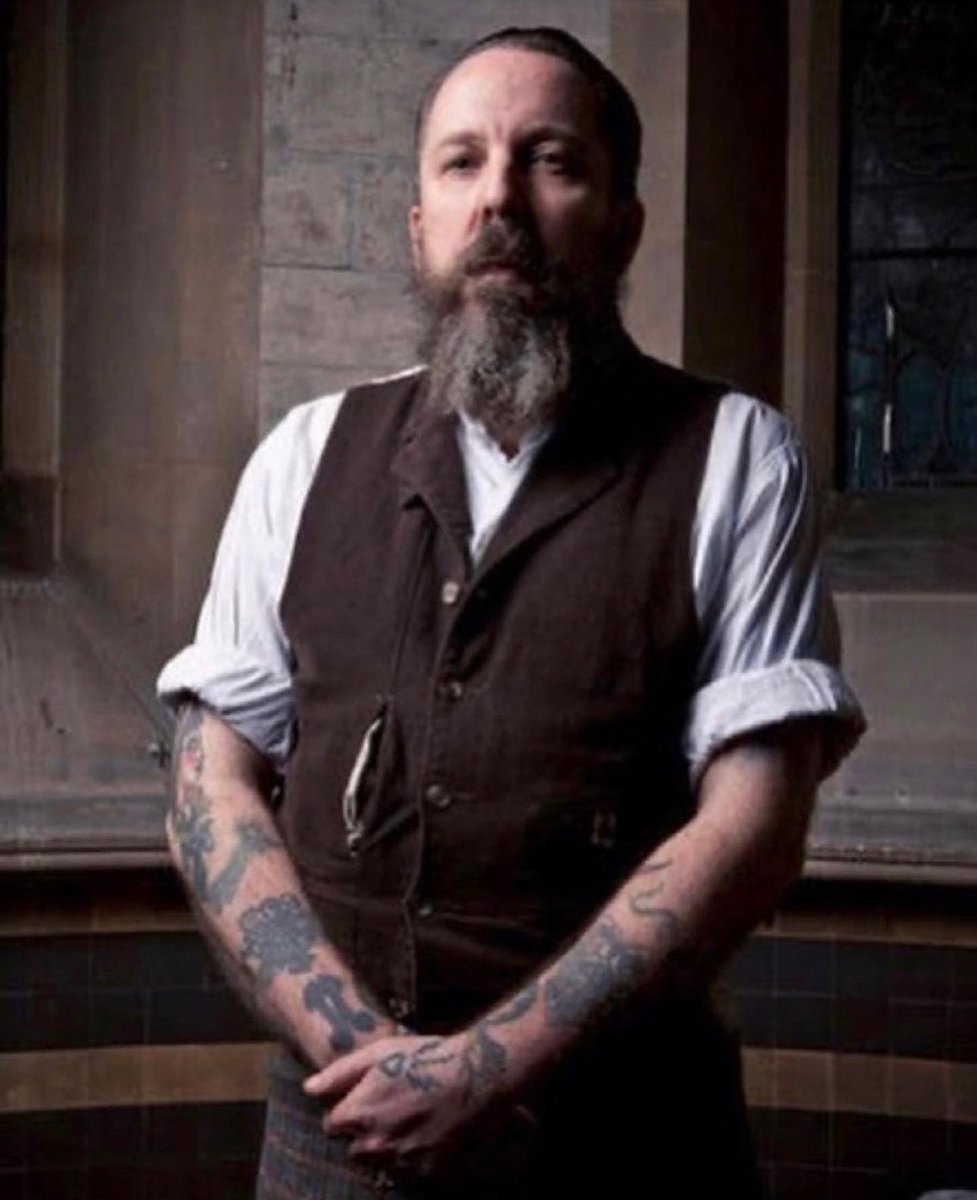 jeffknet's tweet photo. Remembering #AndyWeatherall, iconic dance music producer and DJ, gone on this day in 2020, at the age of 56. From 'Shoom' to 'Boy's Own' to 'Sabres of Paradise,’ to his legendary remixes, there would have been no #Madchester sound without him. #RIPAndyWeatherall https://t.co/kuy1aWSQzm