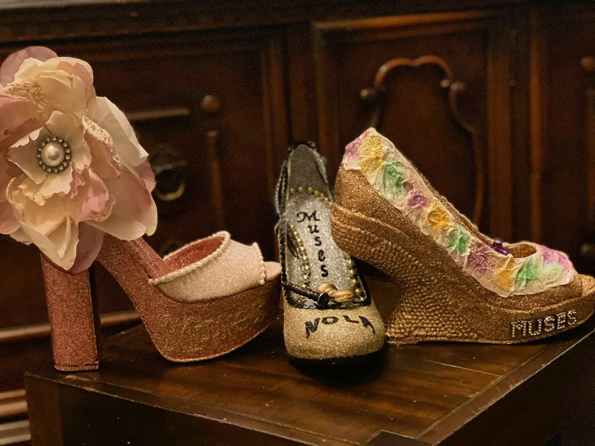 mattpbrick's tweet photo. new additions to our #MusesShoes collection
:::
Wow, quite the detail!
#kreweofmuses #musesthersday #myqueenbrickandmylittlecinderellaneedshoes #MardiGras #CarnivalSeason #MusesParade #AlwaysNewOrleans #OneTimeinNOLA #FollowYourNOLA https://t.co/VPQdAicXjd