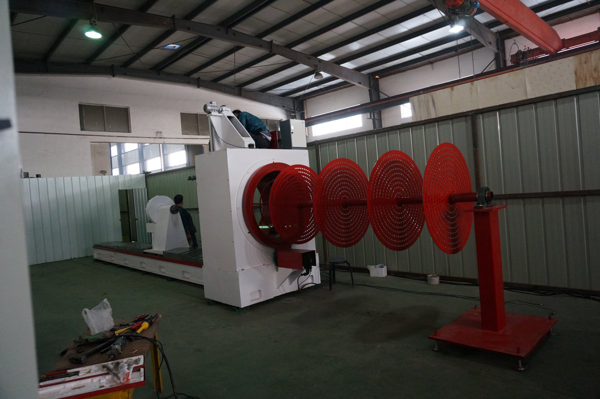 WedgewireLiu's tweet image. 1000mm diameter #wedgewirescreen welding machine,  How to weld the high precision #Johnsonscreen. #wedgewirescreen, ?