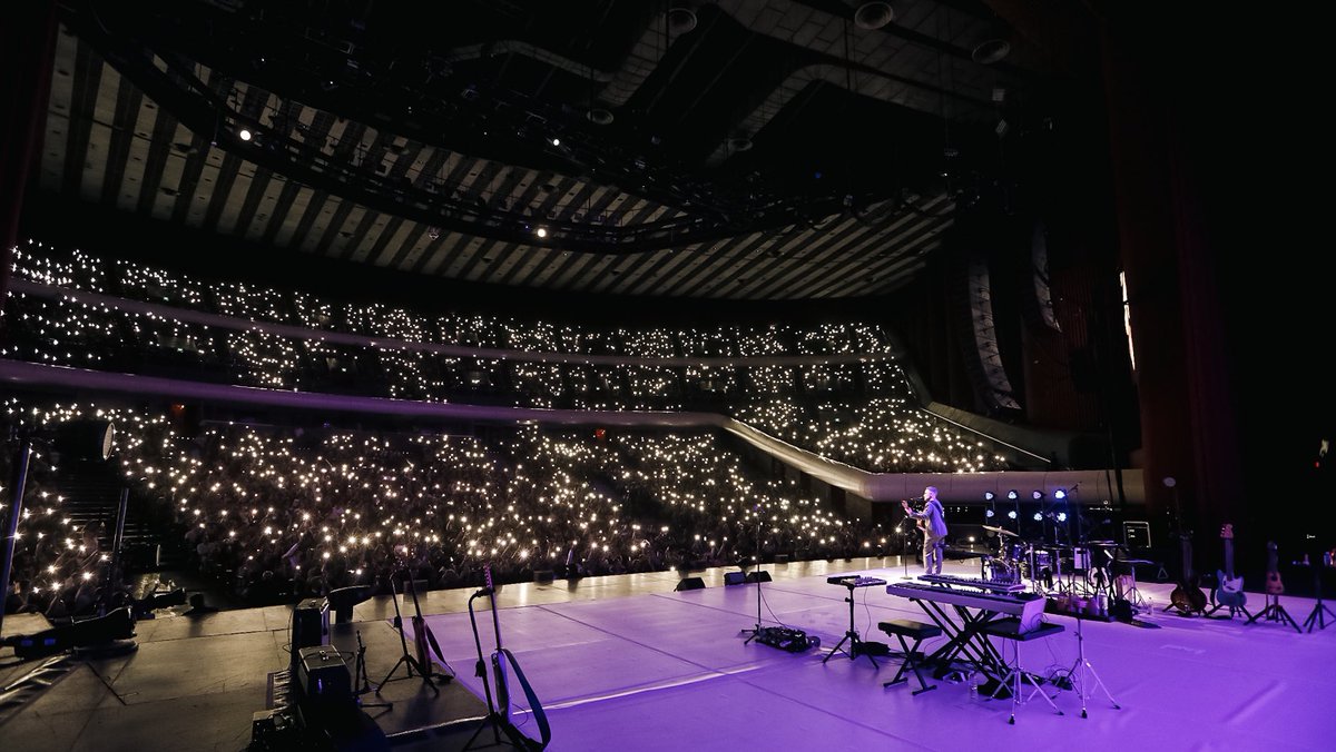 drexlerjorge's tweet photo. INIGUALABLE.
Lo que se siente cantando en el Auditorio Nacional de Ciudad de México…no tiene parangón. GRACIAS. Es todo lo que puedo decir. Con mayúsculas.
📸 @chuchotragaluz https://t.co/qk1s2Qb9u2