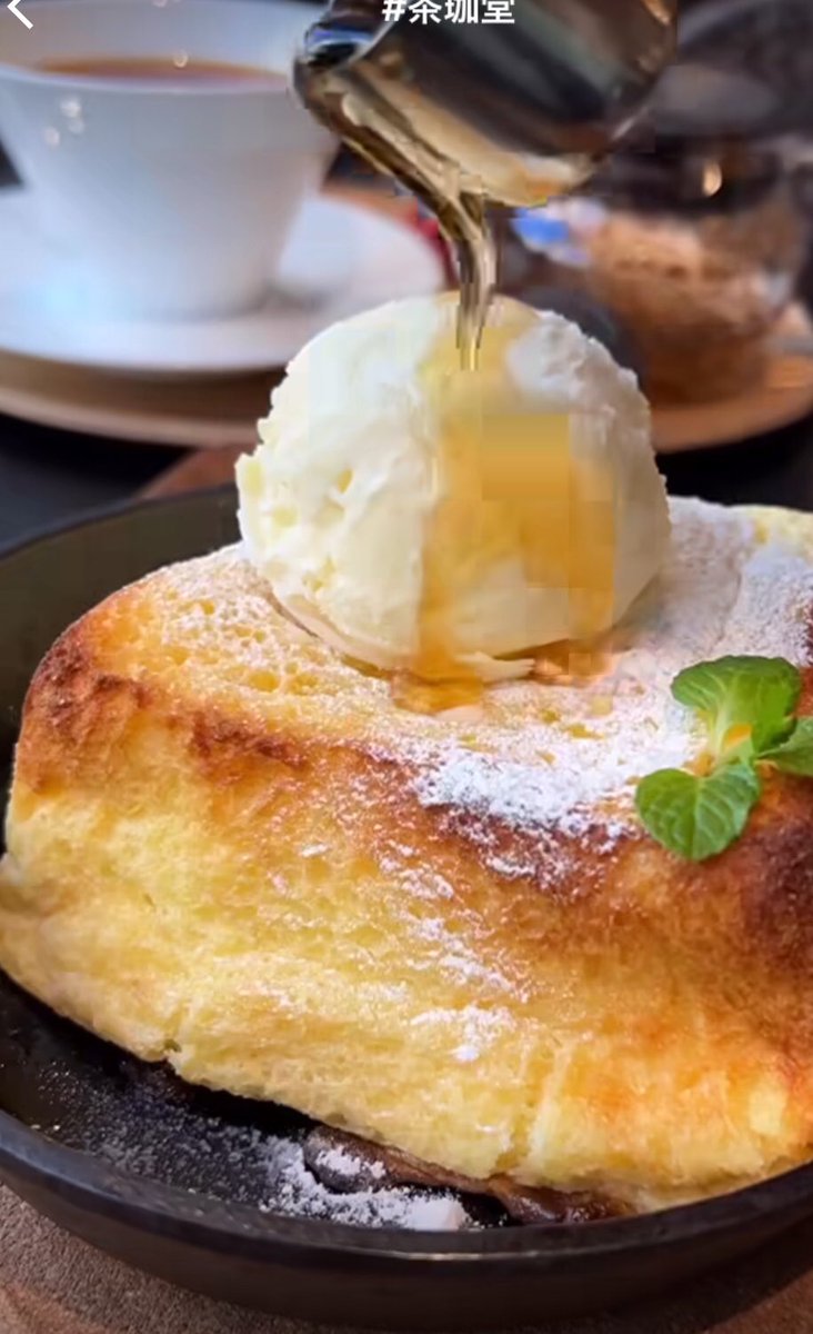 【茶珈堂】 表参道駅徒歩6分 食べ応え抜群の極厚のフレンチトースト🥞 外側はカリカリ、中はフワフワと絶妙な焼き加減です✨ アイスをトッピングして合わせて食べると更に絶品になります❤️ ＃グルメ ＃スイーツ ＃カフェ ＃デザート