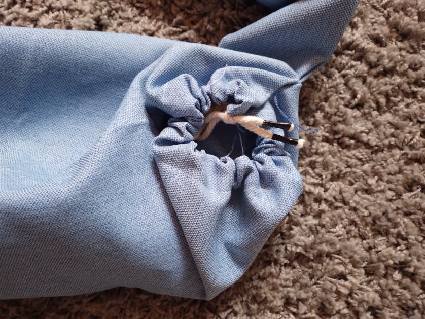 dylan_doxsey_'s tweet image. Latest sewing project.  
Didn't have anything to carry my devilsticks to @CircusEruption so I made a bag. 
Very proud of myself.  

#devilstick #juggling #circusSkills #OddlyShapedThings