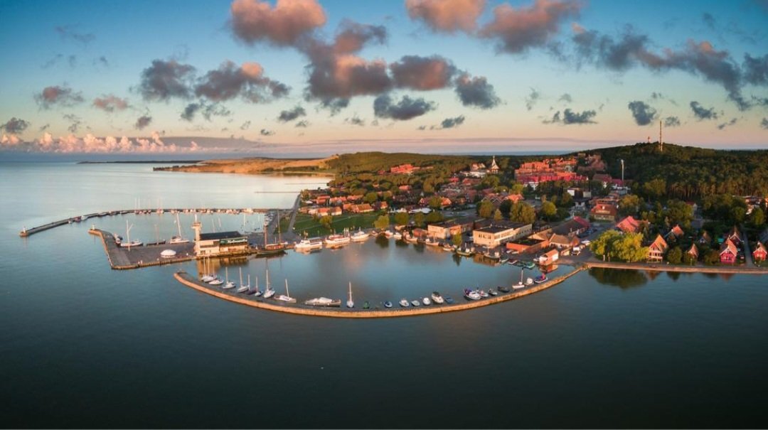 gerda_zu's tweet photo. @BadBalticTakes Oh guys... 😁I adore our language, traditions and rituals and my beautiful  🥰😍Nida (Curonian Spit National Park).

 https://t.co/NLlatqdRoj https://t.co/MrR3Mre2HV