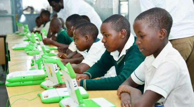 AfricaFactsZone's tweet image. Rwanda becomes the second African country to have access to Elon Musk's Starlink, after Nigeria.

Rwanda will connect 3,000 schools to Starlink by 2024 through financing from the World Bank and China Exim Bank.

500 schools will be connected before the end of March.