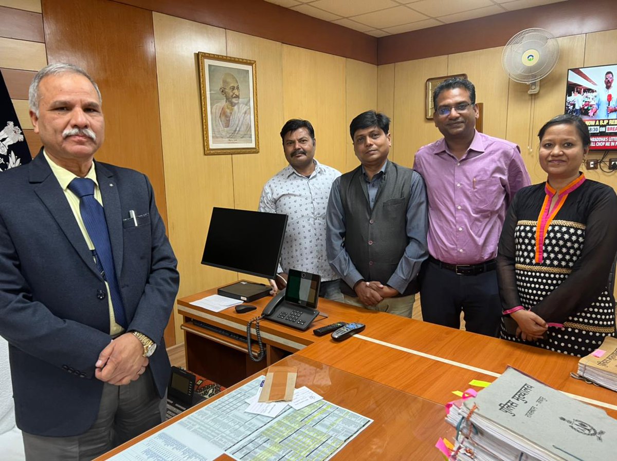 <a href="/SmCharan4/">Shrvan Charan</a> <a href="/PoliceRajasthan/">Rajasthan Police</a> <a href="/RMASindia/">RMAS Foundation #MIDDLE_CLASS (Mission 21K )</a> राष्ट्रीय मध्यम वर्ग अधिकार संघ <a href="/RajPoliceHelp/">Rajasthan Police HelpDesk</a> के साथ मिलकर सूदखोरो और ब्याज माफियाओ के खिलाफ लडेंगे आप घबराये नहीं 9024936372 यह मेरा नम्बर है मुझे कोल करे । @DGPrajasthan उमेश मिश्रा जी को ब्याज माफियाओ के खिलाफ 23/11/22 को ग्यापन देते हुए