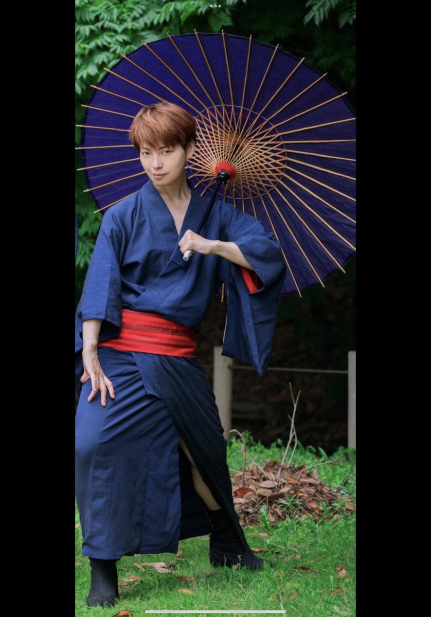 「少しづつ、普段着にも着物入れて行きたいな。母親が呉服屋さんだった事もあって、昔か」|群青のイラスト