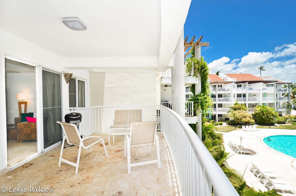 PlayaOceanClub's tweet image. Several #beachsideactivities and #spectacularview of the #sea from #PuntaCanaLuxuryVacationRentals tantalize #traveler to avail #oceanfrontluxury to enjoy #DominicanRepublicVacation in style and class. bit.ly/40X8U5f