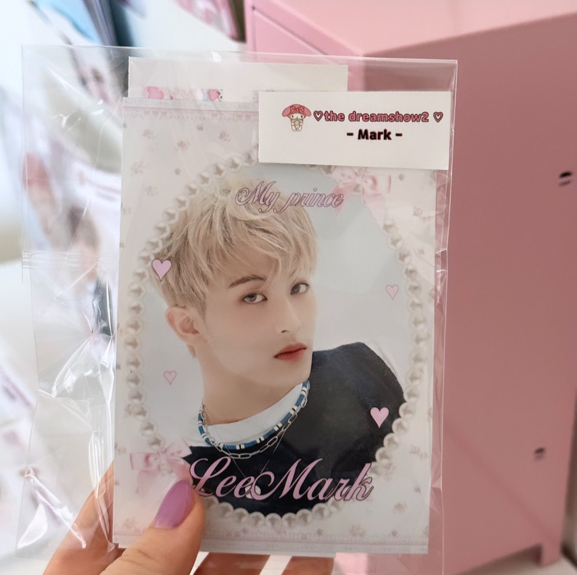 lovemynct's tweet photo. 🎀　ドリショ 無配 無料配布　🎀

18日と19日に無料配布します!
♡とrtで拡散お願いします🙇🏻‍♀️

各日12:00頃から配布開始予定です🤍
場所や服装などは明日ツイートします🪐

#THEDREAMSHOW2_in_JAPAN  #ドリショ #無料配布 https://t.co/xkf41ljr8O