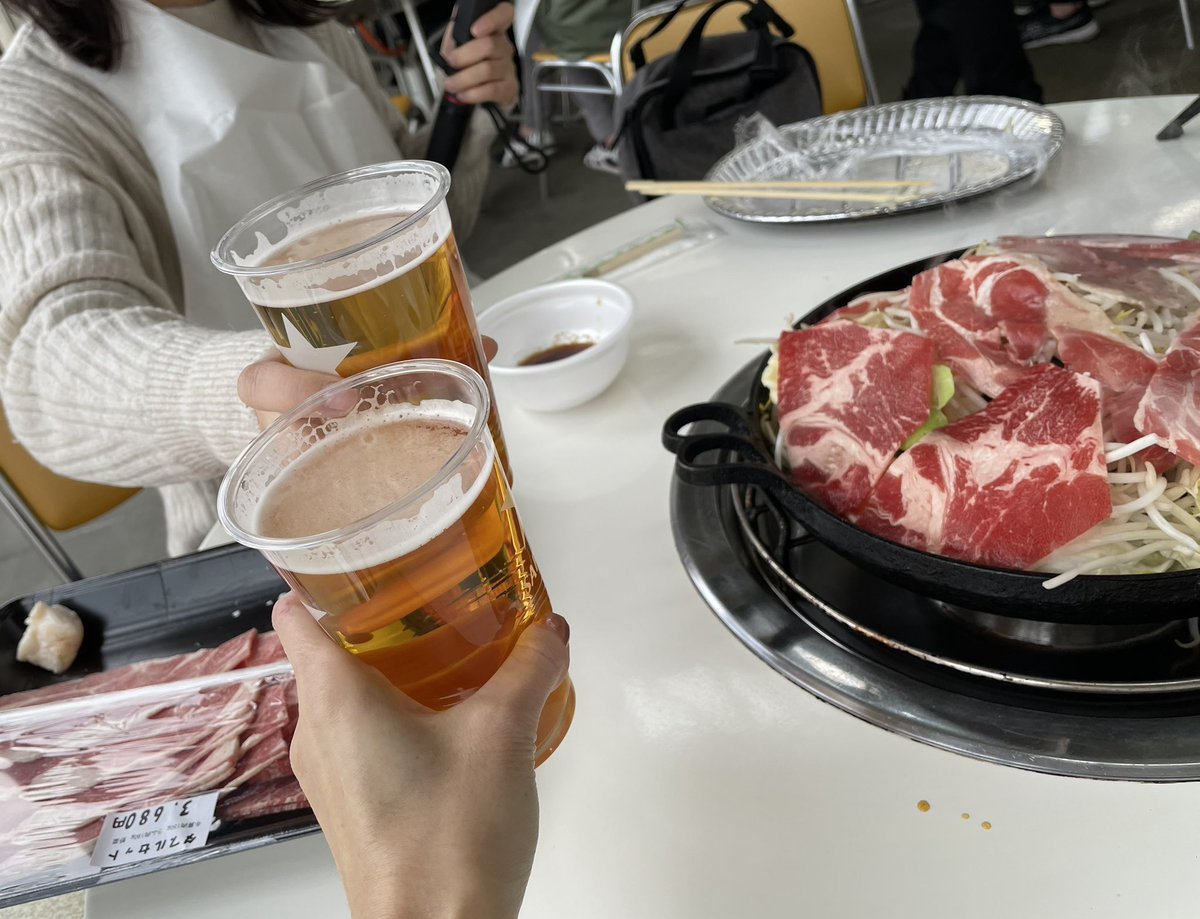 TokyoMoca's tweet photo. 今回はバスツアーに参加してマザー牧場へ行ってきました👭🐄🐏💕動物との触れ合いはめちゃ楽しかったです❣️そしてランチはジンギスカンで乾杯🍻✨その他色々巡っているのでぜひご覧ください💖
#千葉 #マザー牧場 #バスツアー #動物

動画はコチラから💖
https://t.co/vAFiGaIDMV https://t.co/tRrFA3C0mY