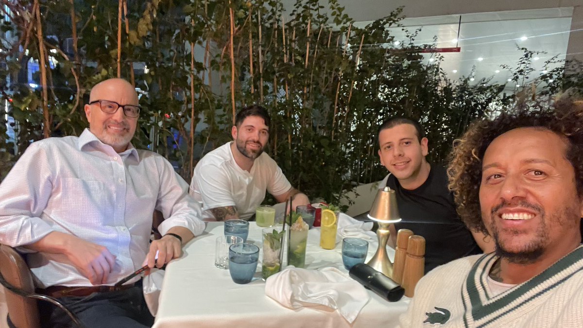 paperlesslab's tweet photo. Ooo look at this motley crew and a fun night out in #Dubai Looks like some interesting things on the horizon. #XDCNetwork #impel #fluentdao @CryptoMitch4 @troyswood @AllgoodFuturist @riteshkakkad @atulkhekade #DeFi #ESG @Impel_official https://t.co/HVjuB7cHRr