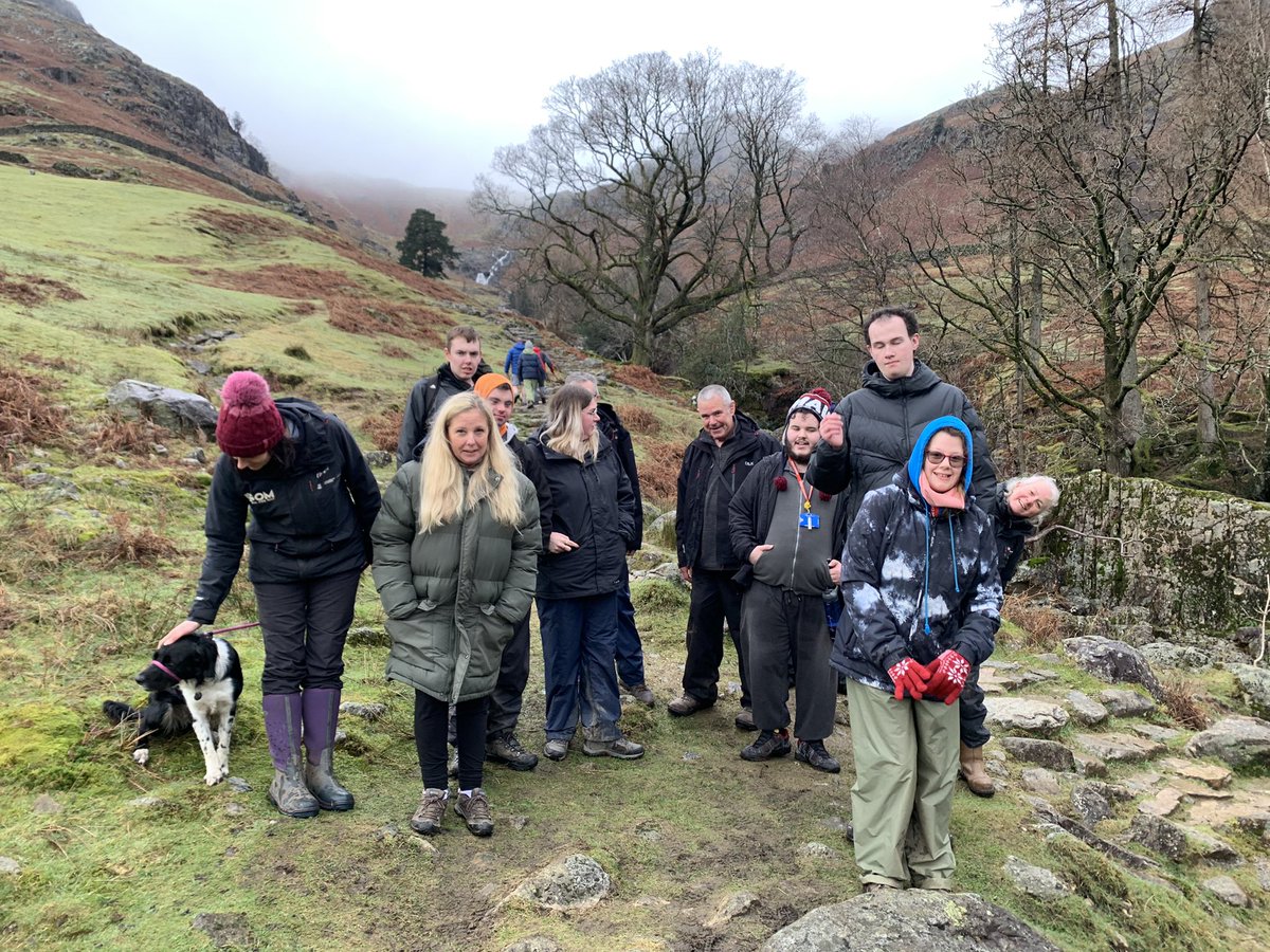 Huge thanks to @beaumont_college in Barrow for joining us in the Langdale Valley yesterday. We popped over to @jenniedeehill farm and planted some aspen. This is going to be a vital stepping stone to helping this wonderful species thrive in Cumbria... thank you. https://t.co/s6YdZ3YGid