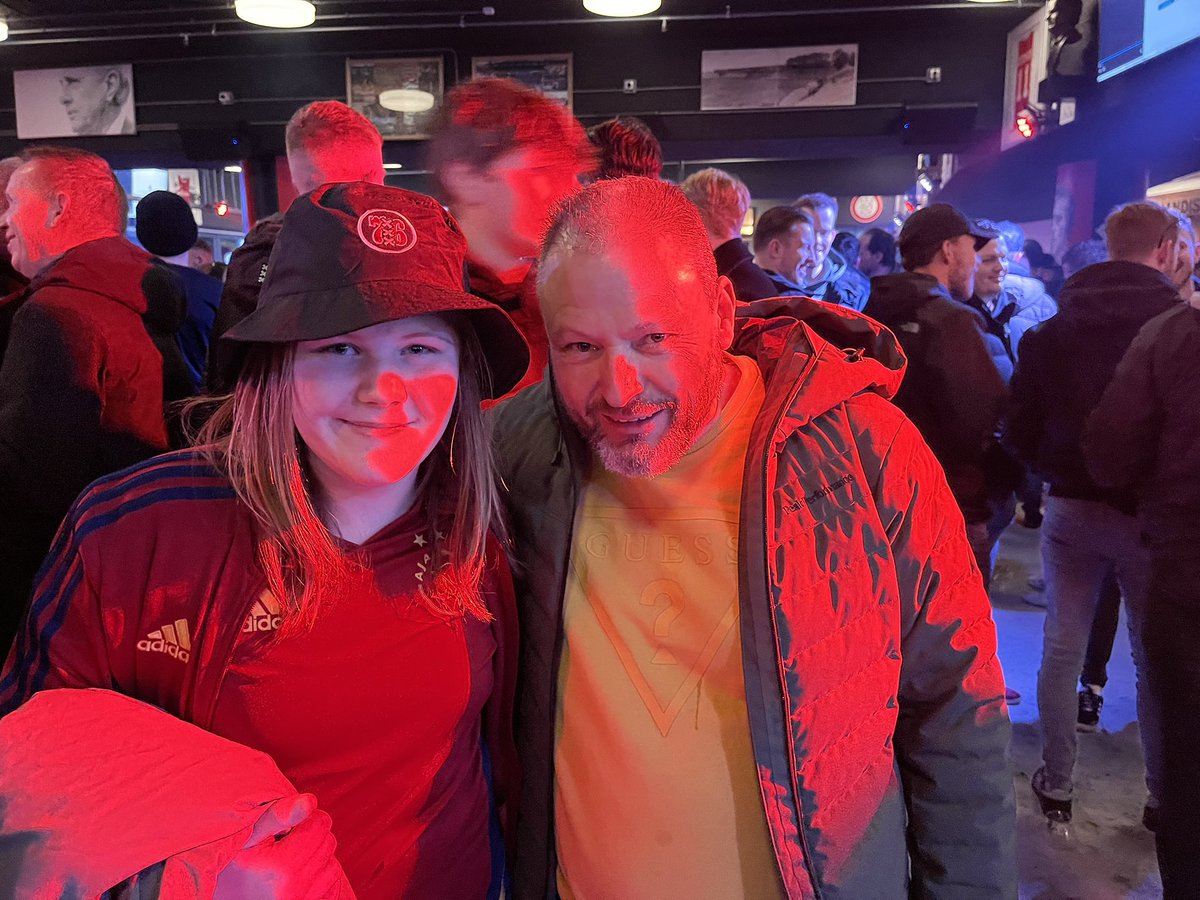 Topavond met de leukste en liefste. Helaas geen winst

#ajauni #ajax #vaderdochter