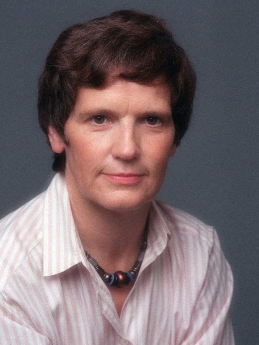 In den 80ern mischte eine Frau die Union gehörig auf: Rita Süssmuth wurde 1985 Gesundheitsministerin. Sie stand nicht nur für ein modernes Frauenbild, sondern hatte auch die bis dato schwerste Gesundheitskrise der Republik zu handeln. Während die CSU laut darüber
1/4