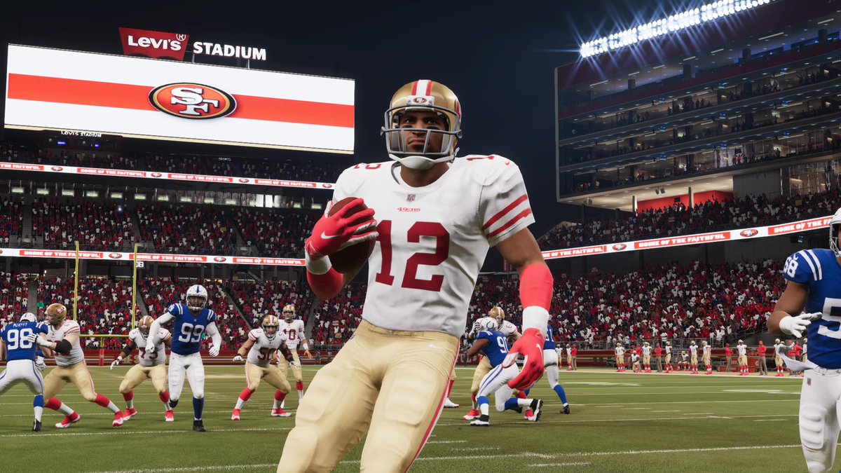 LazartePen's tweet image. 80's pads and helmet. #nflthrowback #madden22 #faceofthefranchise