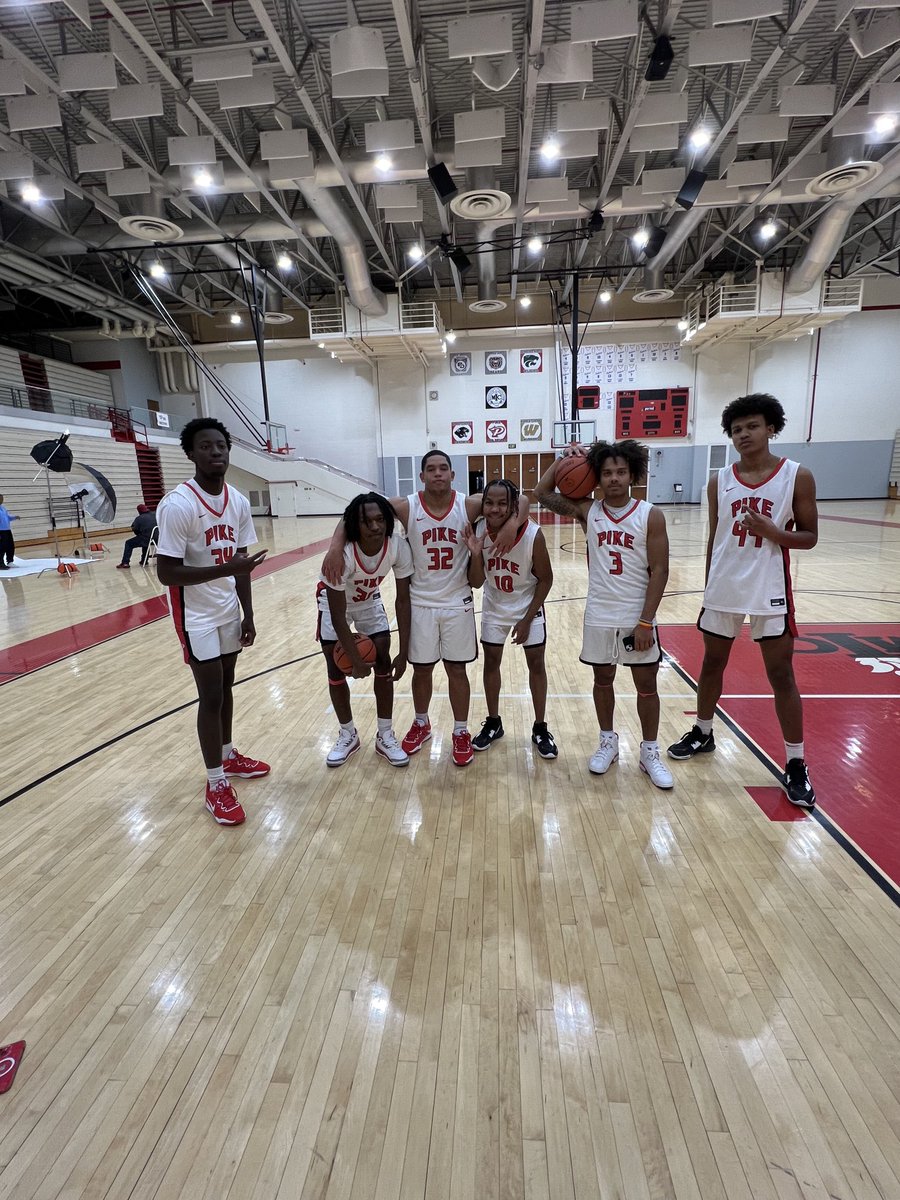CoachZych's tweet photo. GAME DAY SENIOR NIGHT! Devon Woods should be considered for ⁦@indallstars⁩ and Joe Annan is one of the best big men in Indy. Last home game vs LN. JV at 6:00, varsity to follow ⁦@PikeHSAthletics⁩ ⁦@PikeSchools⁩ ⁦@PikeHighSchool⁩ #PikeProud #PikeTradition https://t.co/jhcaY8hXL8