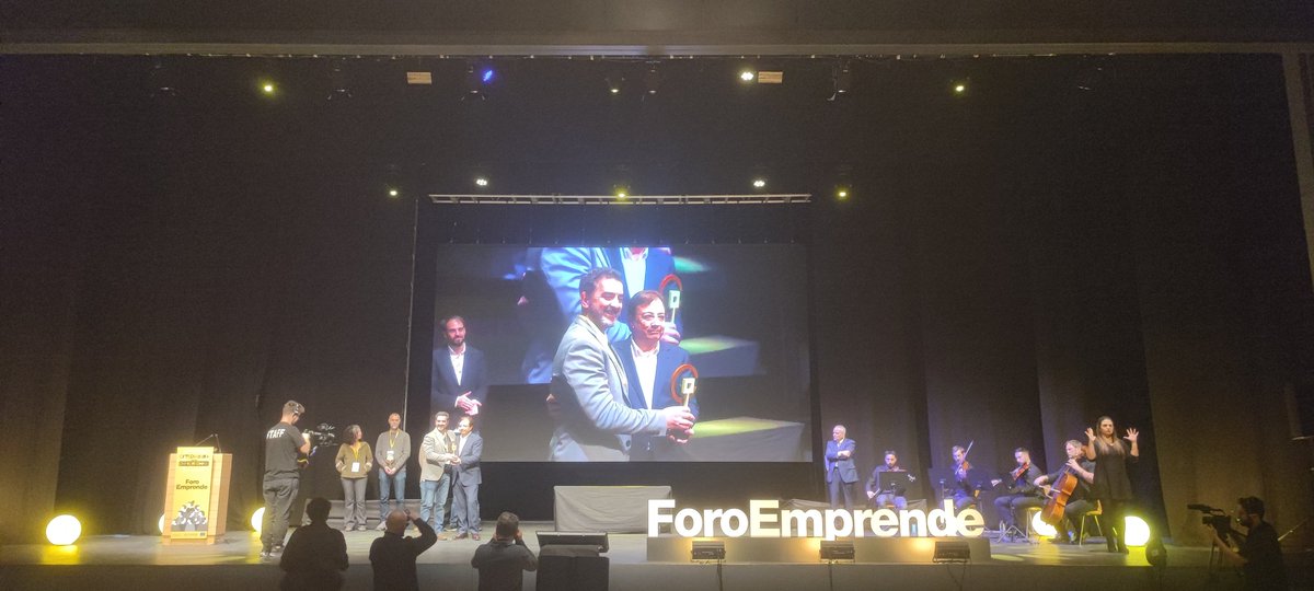 OpenFuture_Ext's tweet image. Por su parte, en la modalidad de &quot;Nueva empresa extremeña&quot;:

🥇La startup #Jaippy ha obtenido el primer premio
🥈#EficaeIotech ha sido la segunda galardonada
🏅#CognitiveData ha sido finalista

¡Nos emociona que seáis todos parte de #LaAtalaya! Enhorabuena, campeones🏆